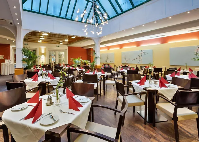 Hotel Austria Trend Ananas 4*
