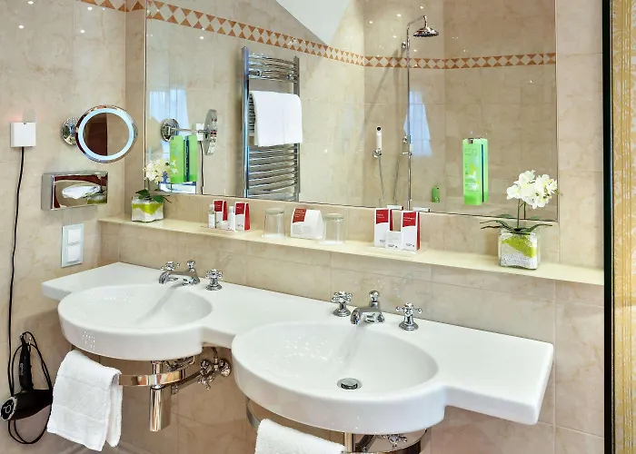 Hotel Austria Trend Ananas 4*